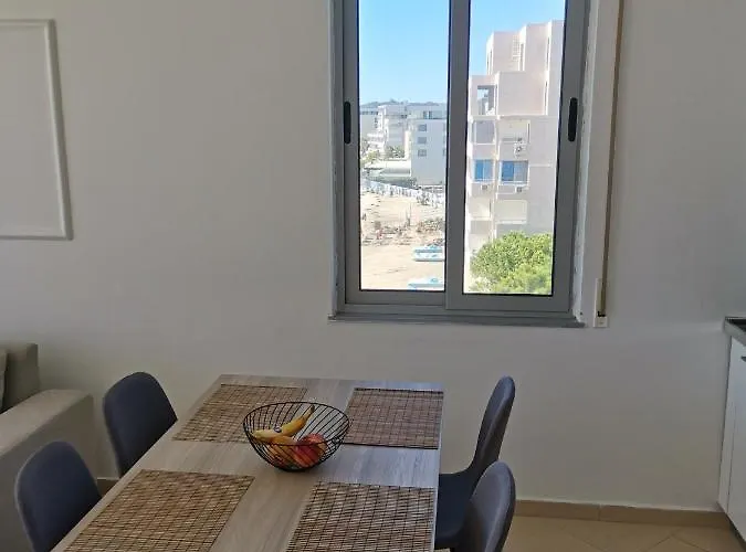 Mira 303 Apartment